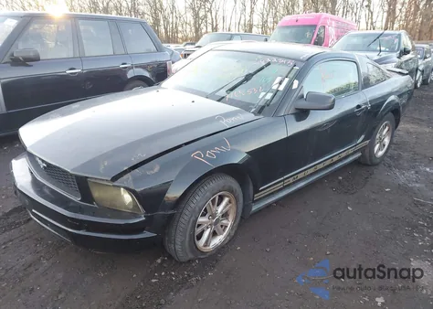 2007 Ford Mustang V6 Deluxe/V6 Premium z USA, uszkodzony, nr VIN 1ZVFT80N675318730